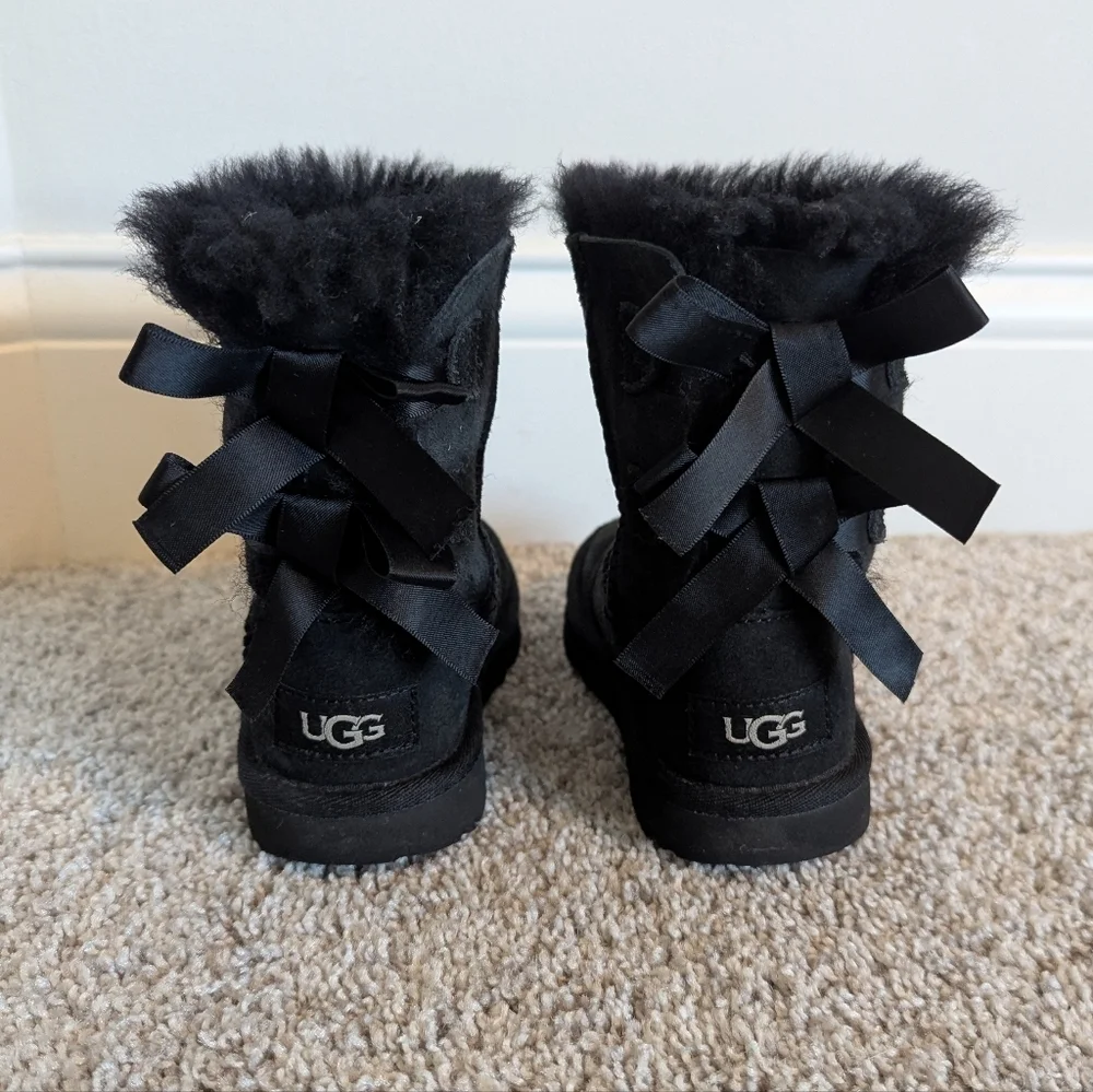 UGG Bailey Bow II Black Suede Boots Kids sz Toddler 9